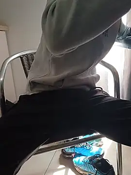 Skinboy06 online show from 04-27-26, 12:36