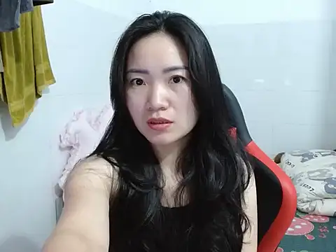 Snapshot of Olivia_cute68 chatting on 04-18-26, 06:05 Olivia cute68 online show from 04-18-26, 06:05