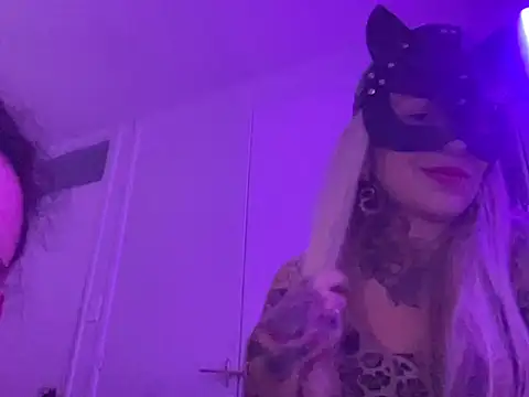 Snapshot of Cherrybabyxxx chatting on 03-21-26, 11:58 Cherrybabyxxx online show from 03-21-26, 11:58