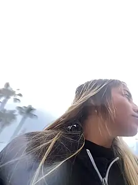 Snapshot of Sexyandtiny chatting on 03-19-26, 05:57 Sexyandtiny online show from 03-19-26, 05:57