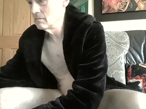 Useless Wanker online show from 04-05-26, 02:46