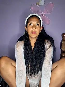 Snapshot of emily_fox01 chatting on 03-24-26, 04:23 emily fox01 online show from 03-24-26, 04:23