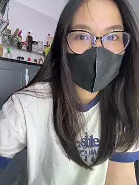 Snapshot of Evelyn9xzz chatting on 03-26-26, 03:32 Evelyn9xzz online show from 03-26-26, 03:32