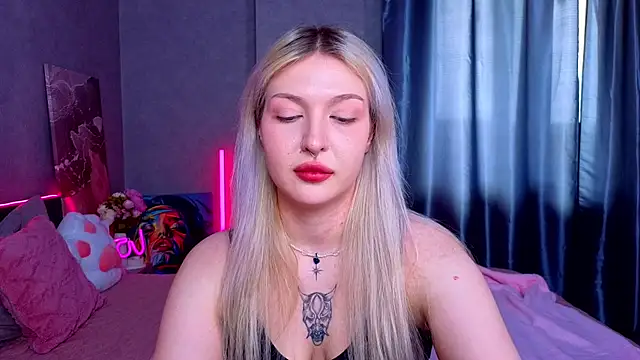 BlondieSummer online show from 03-20-26, 07:53