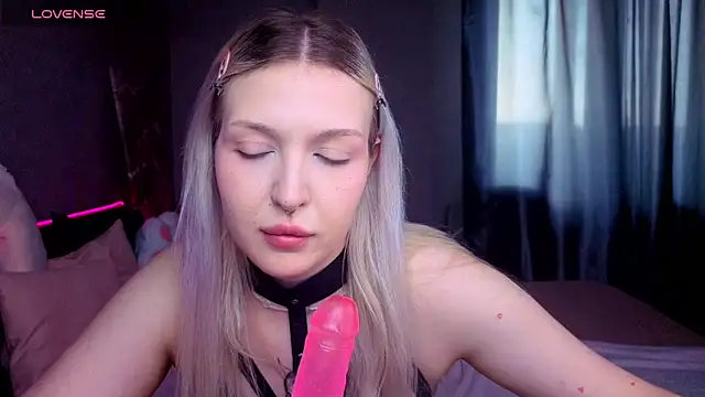 BlondieSummer online show from 04-15-26, 02:32