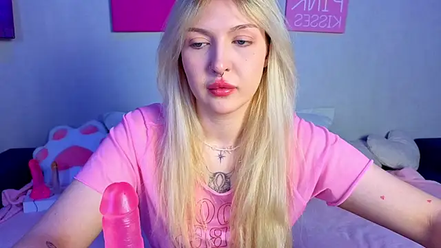 BlondieSummer online show from 05-17-26, 09:09