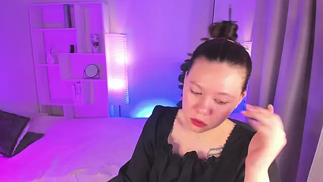 Vanessa ama online show from 04-06-26, 02:07