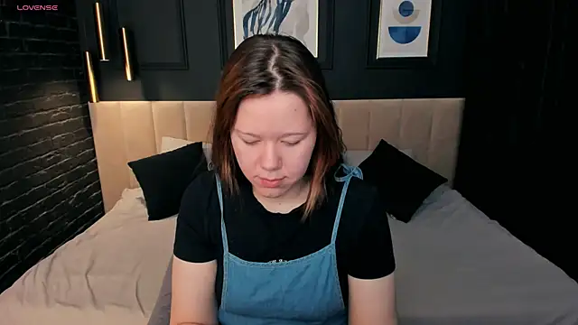 Vanessa ama online show from 05-14-26, 05:48