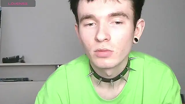 Snapshot of Ernest_ice chatting on 04-05-26, 04:13 Ernest ice online show from 04-05-26, 04:13