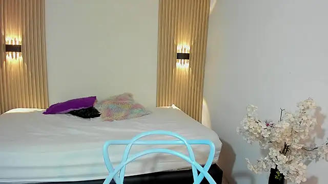 Lizzy thow online show from 03-21-26, 05:08