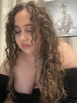 CurlyMaddie online show from 04-06-26, 06:20
