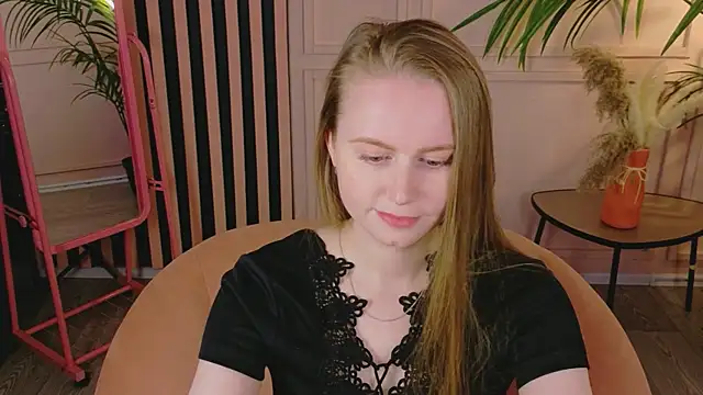Lover Daisy  online show from 05-05-26, 12:41