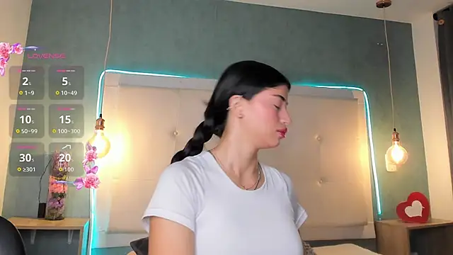 mia gomez7 online show from 05-19-26, 02:02