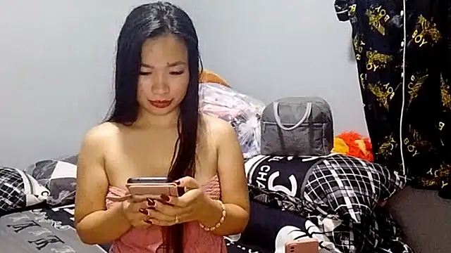 Snapshot of jinxxxsexy chatting on 05-17-26, 02:39 jinxxxsexy online show from 05-17-26, 02:39