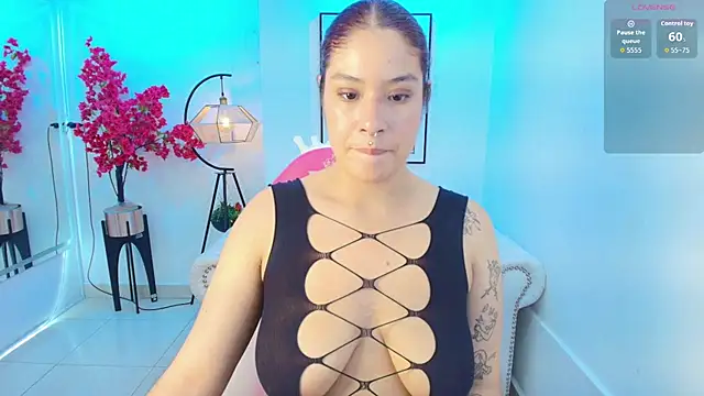 Snapshot of Natalia_cartier chatting on 06-05-26, 06:52 Natalia cartier online show from 06-05-26, 06:52
