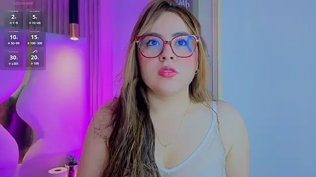 Snapshot of Renata_Jones1 chatting on 05-21-26, 11:51 Renata Jones1 online show from 05-21-26, 11:51