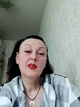 HelgaDennis online show from 04-13-26, 04:00