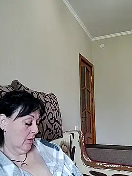 HelgaDennis online show from 05-02-26, 01:49