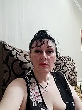 HelgaDennis online show from 05-25-26, 07:23