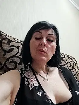 HelgaDennis online show from 05-23-26, 06:18