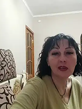 HelgaDennis online show from 04-27-26, 07:01