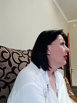 HelgaDennis online show from 06-15-26, 05:34
