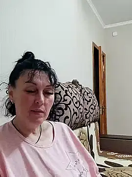 HelgaDennis online show from 05-20-26, 06:49