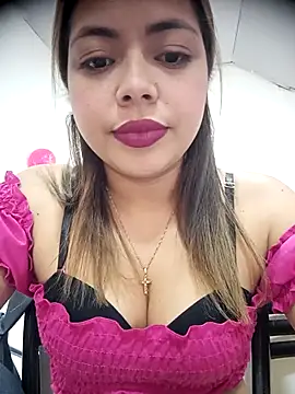 Snapshot of Yelii_ chatting on 05-10-26, 05:15 Yelii online show from 05-10-26, 05:15