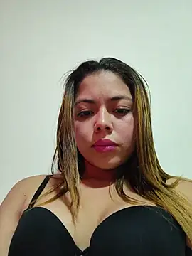 Yelii  online show from 06-17-26, 08:30
