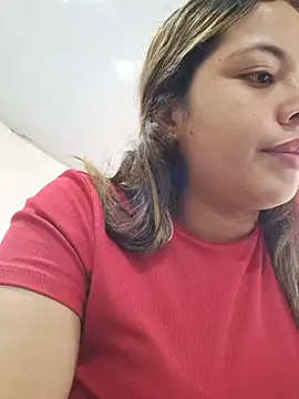 Snapshot of Yelii_ chatting on 05-25-26, 06:28 Yelii online show from 05-25-26, 06:28