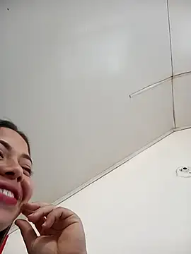 Yelii  online show from 04-21-26, 07:09