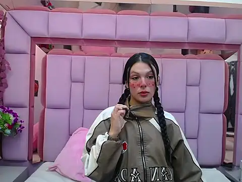 Salome Saen  online show from 04-21-26, 01:07