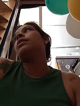 alanna6950 online show from 05-25-26, 07:45