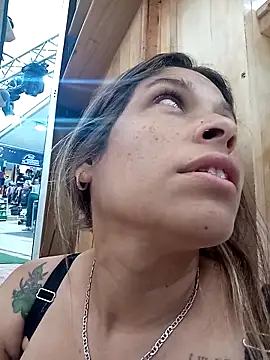 Snapshot of alanna6950 chatting on 03-31-26, 04:09 alanna6950 online show from 03-31-26, 04:09