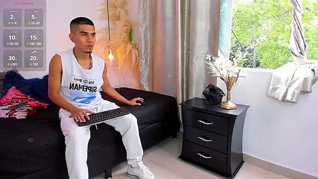Snapshot of your_d0ll1 chatting on 05-25-26, 12:26 your d0ll1 online show from 05-25-26, 12:26