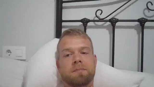 Snapshot of rosalia0koen chatting on 03-20-26, 04:52 rosalia0koen online show from 03-20-26, 04:52