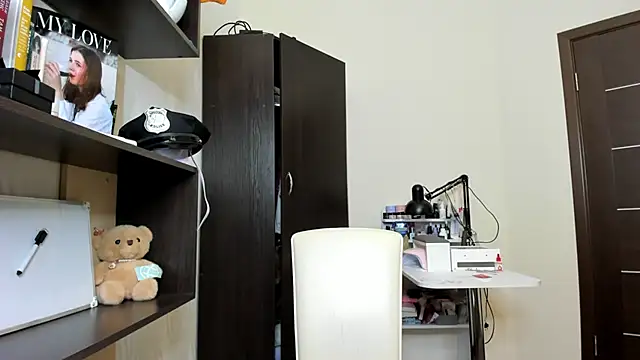 OhMyAlice online show from 06-19-26, 07:41