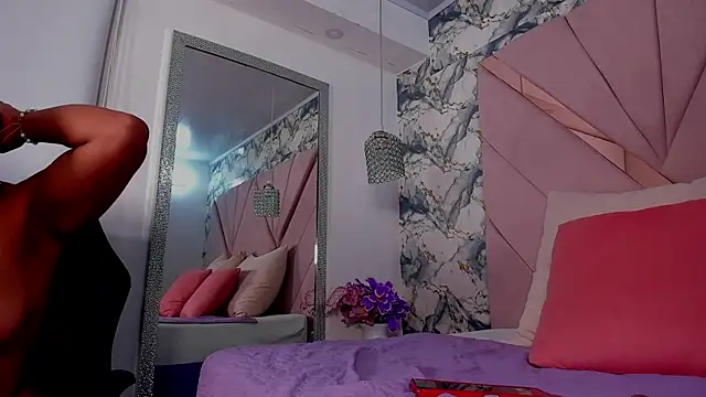 mia rouxx1 online show from 06-15-26, 06:35