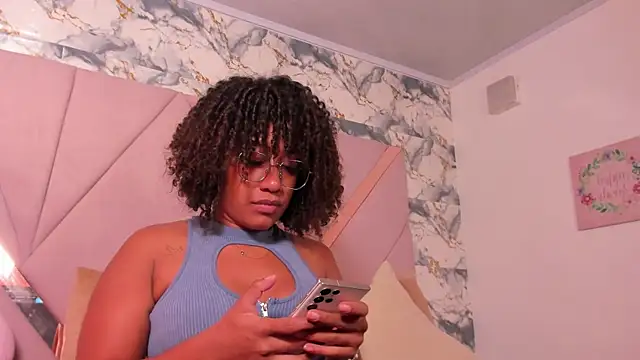 mia rouxx1 online show from 08-05-26, 06:51