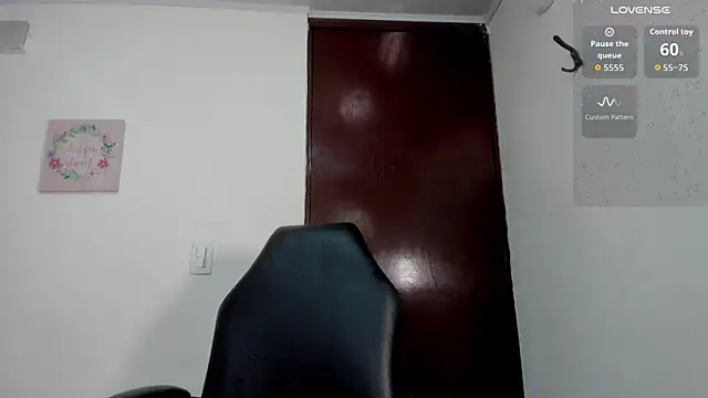mia rouxx1 online show from 05-14-26, 04:53
