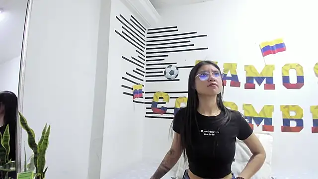 LindaCatalina  online show from 07-08-26, 12:28