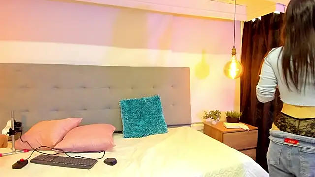 LindaCatalina  online show from 03-26-26, 12:25