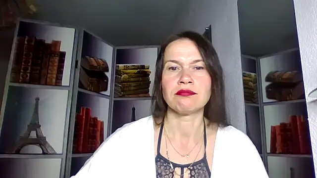 Selena Moo online show from 03-31-26, 08:05