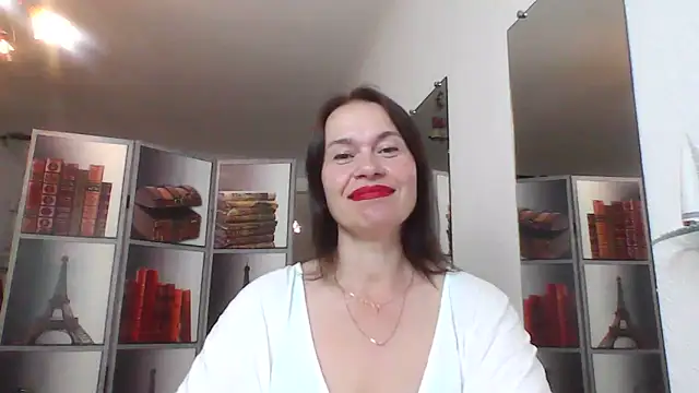 Selena Moo online show from 06-18-26, 08:02