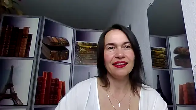 Selena Moo online show from 04-18-26, 10:17