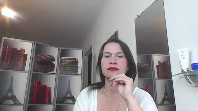 Selena Moo online show from 05-31-26, 01:17