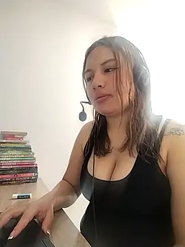 Snapshot of Isabelaqueen1278 chatting on 04-14-26, 01:05 Isabelaqueen1278 online show from 04-14-26, 01:05