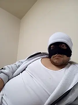 Snapshot of trkk9715 chatting on 03-19-26, 10:43 trkk9715 online show from 03-19-26, 10:43