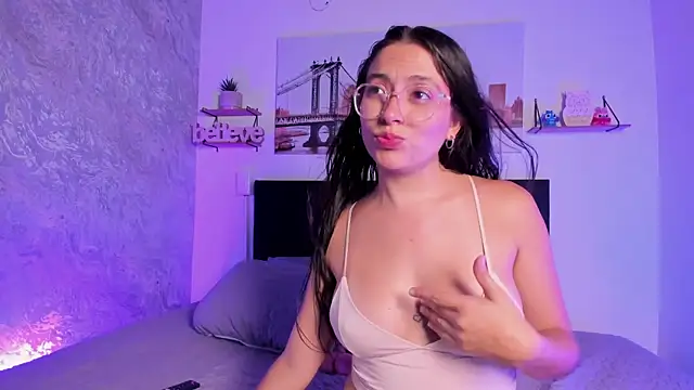 SofiaLujan  online show from 04-28-26, 11:20