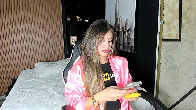 EmilyJohnsoon online show from 05-14-26, 10:51